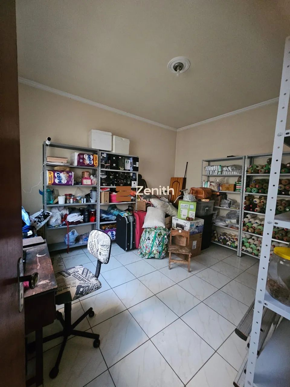OPORTUNIDADE- UM APARTAMENTO + UMA CASA + PONTO COMERCIAL - Foto 3