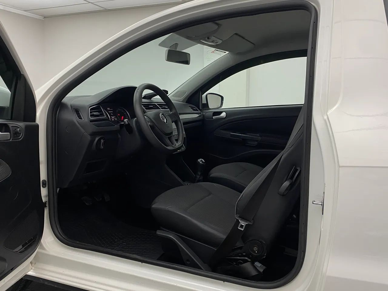 Volkswagen Saveiro Trendline 1.6 T.flex 8V 2018 - Foto 10