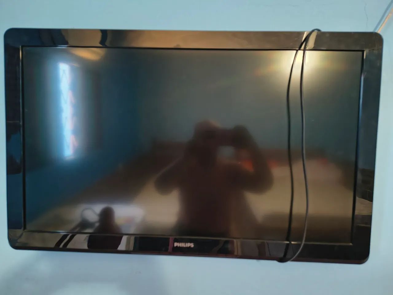 Vendo essa Tv, não é smart, funciona perfeitamente.