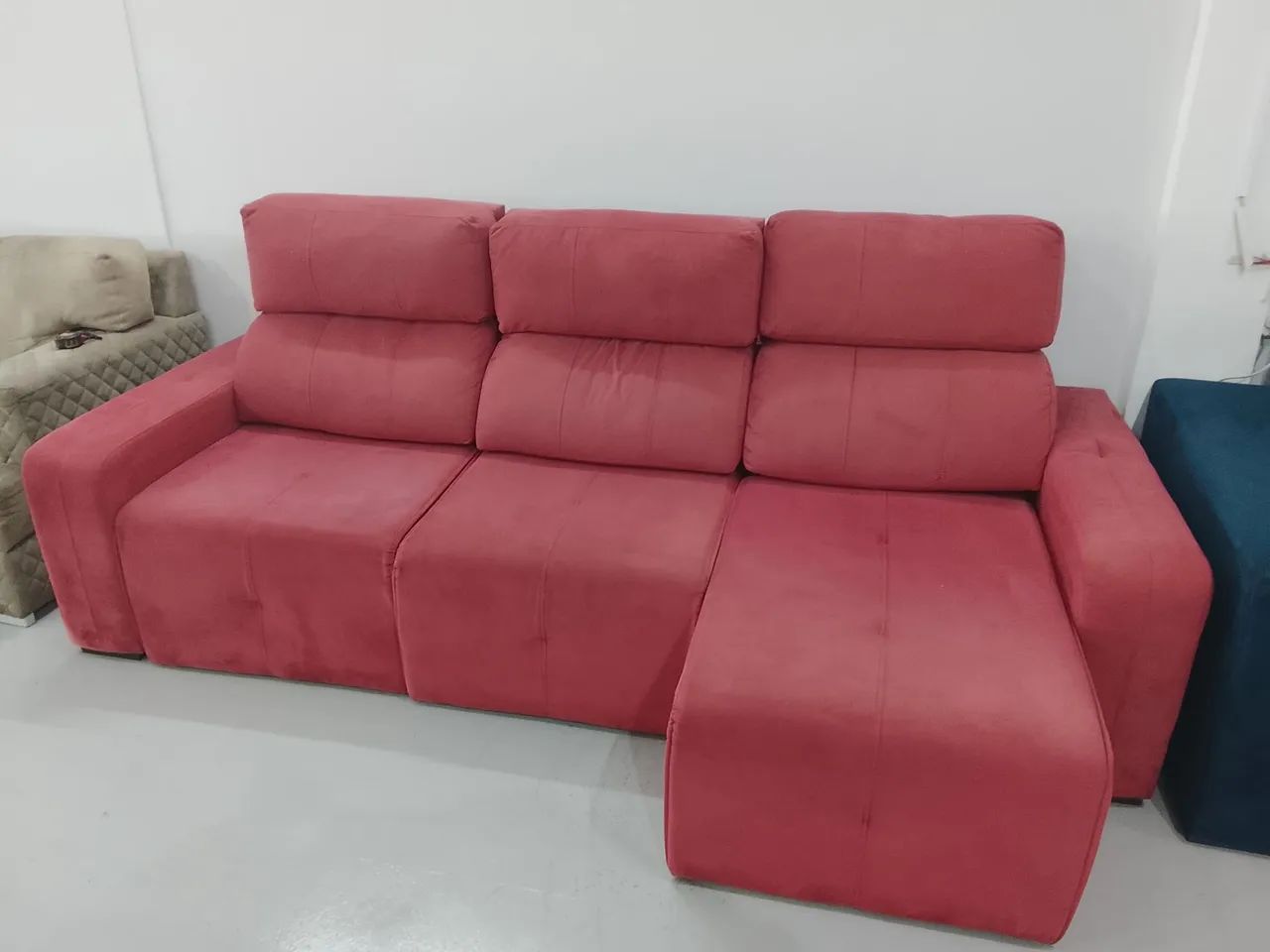 Sofá retrátil e reclinável medindo 2.50 - Foto 2