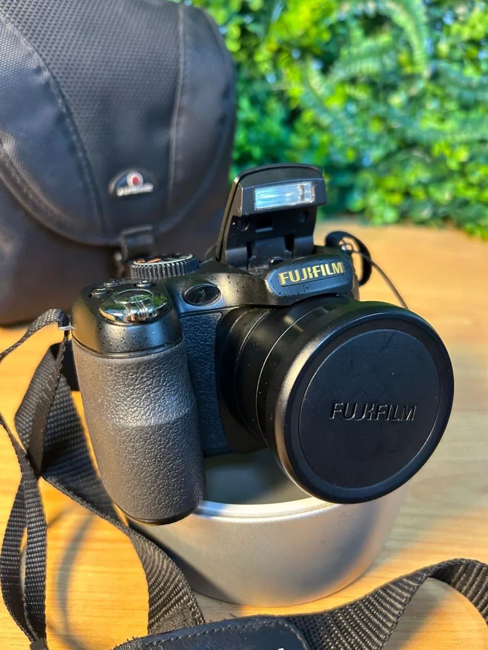 Câmera fotográfica Fujifilm FinePix S  14 MP  Acompanha pilhas recarregáveis  - Foto 2