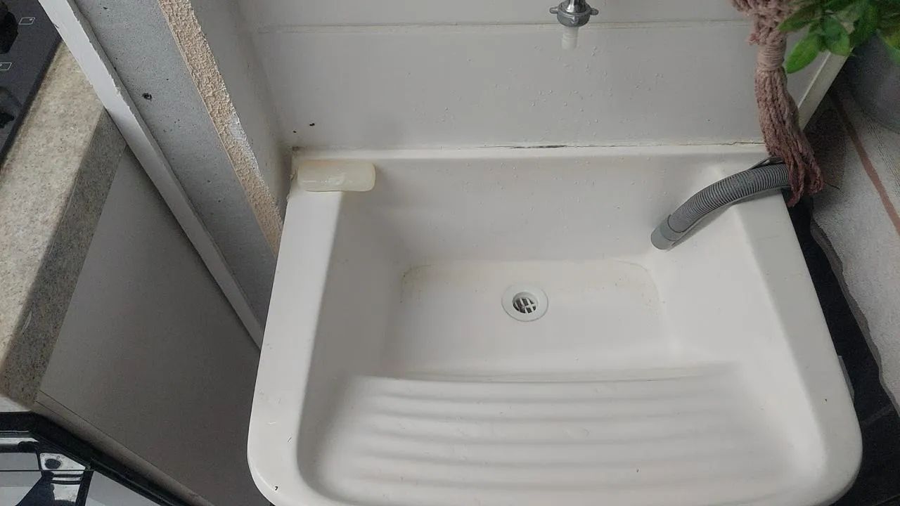 ? Tanque de Lavar Roupa em Mármore Sintético Branco - Ótimo Estado - Foto 2