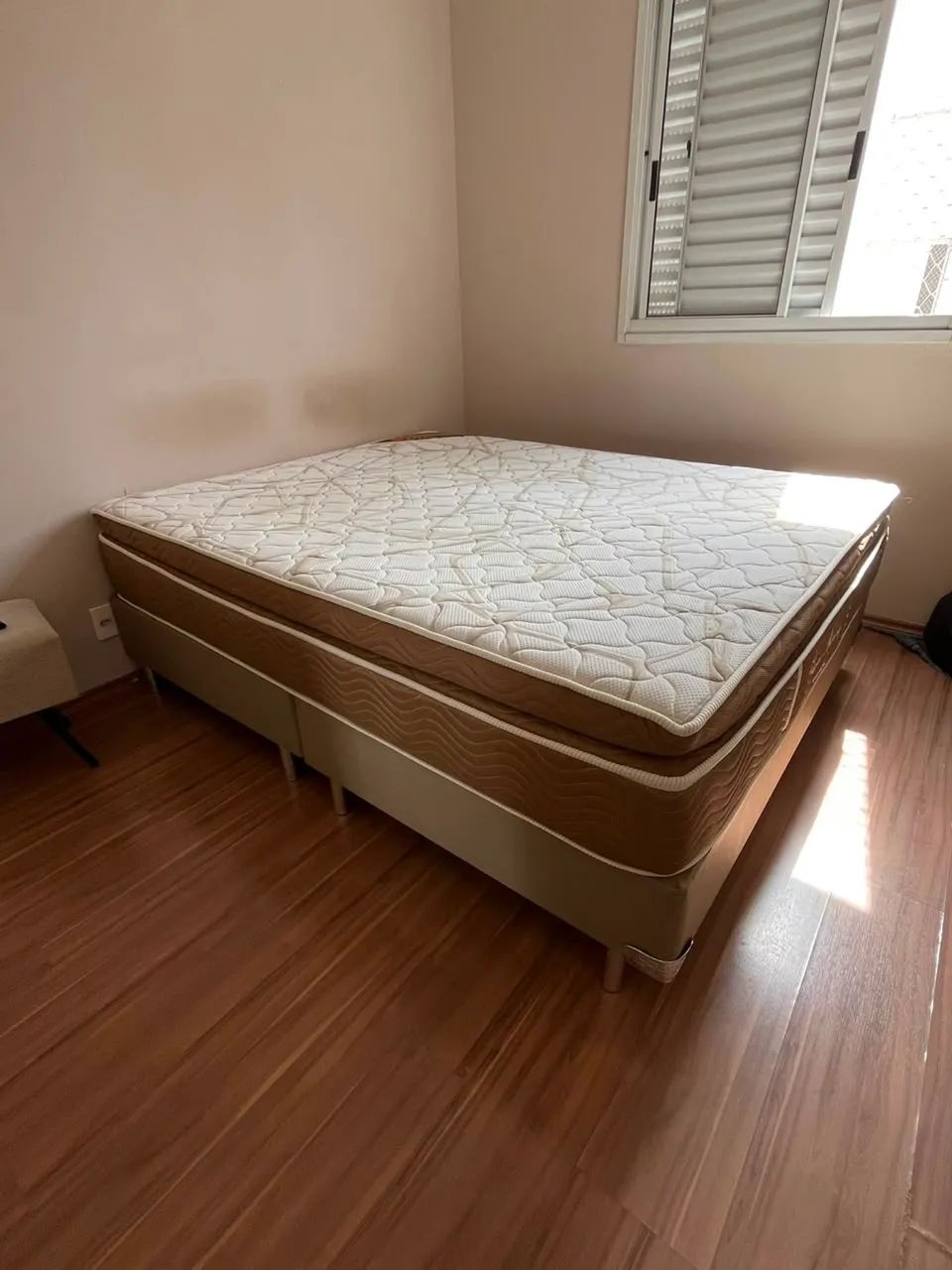 Cama Queen Ouro spring (box+ colchão) - Foto 2