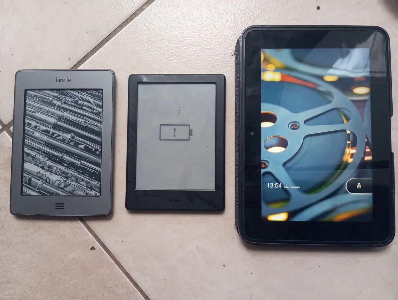 Vendo Lote de 3 Kindles Antigos
