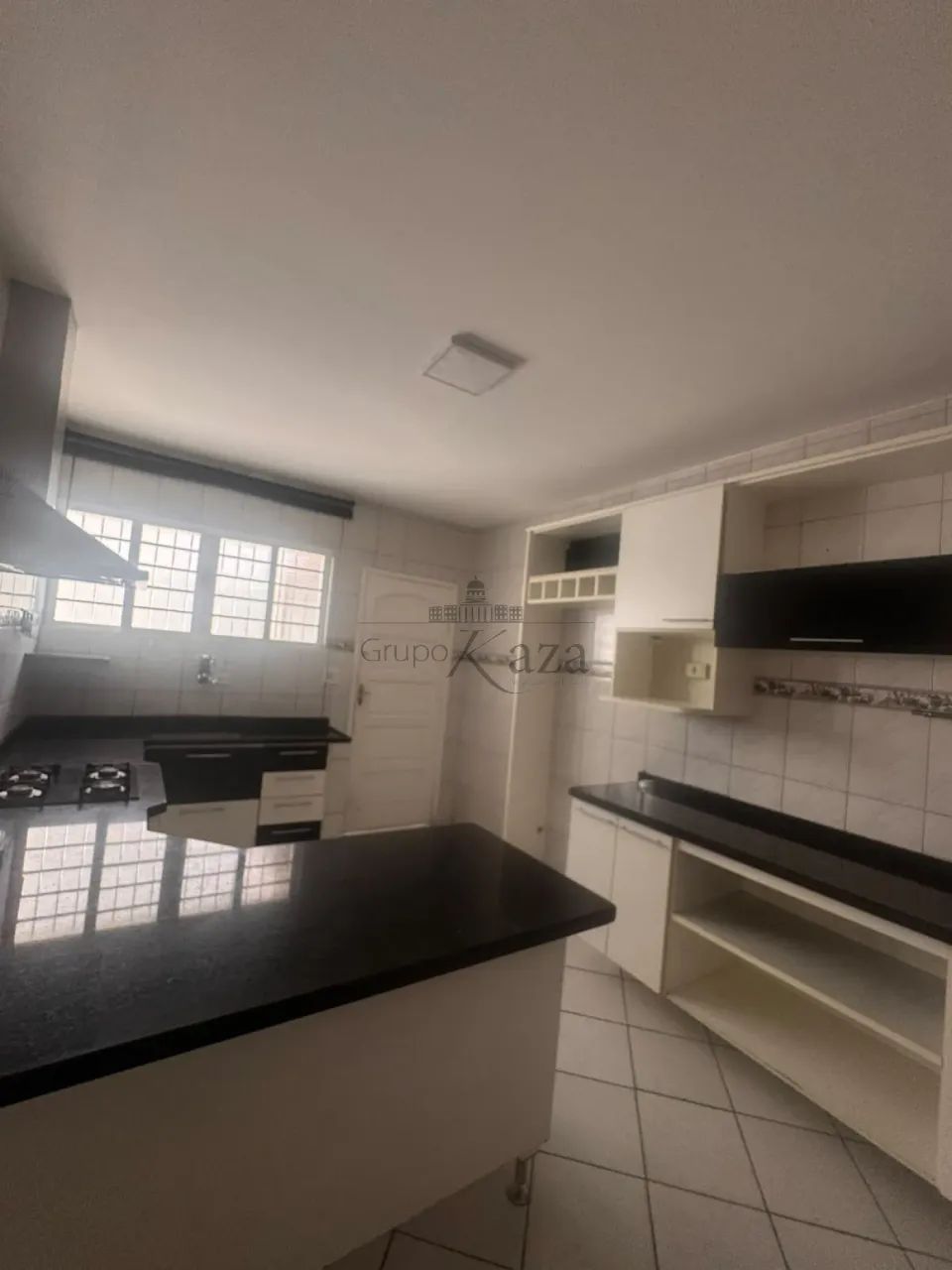 Casa Sobrado - Centro - Jacareí - 3 Dormitórios - 250m². - Foto 3