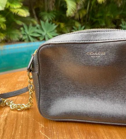 Bolsa Coach Original Preta com Ferragens Douradas - Foto 2