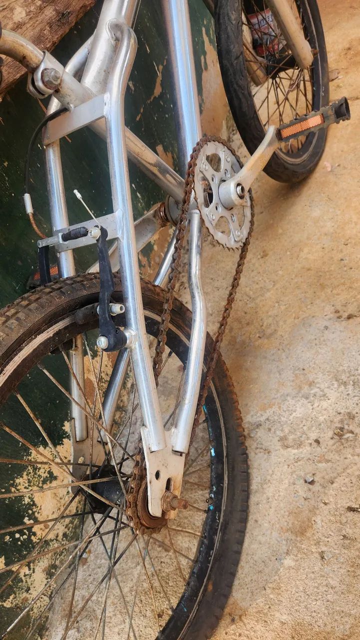 Bicicleta Aro 20 Cromada  - Foto 2