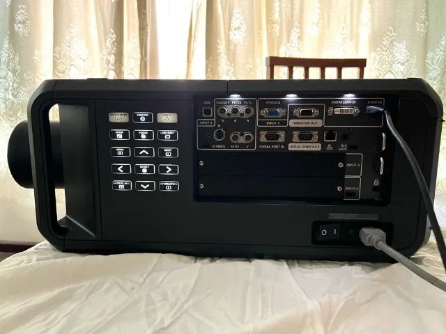 Projetor Para Exigentes - Sanyo PDG-DHT8000L - Foto 2