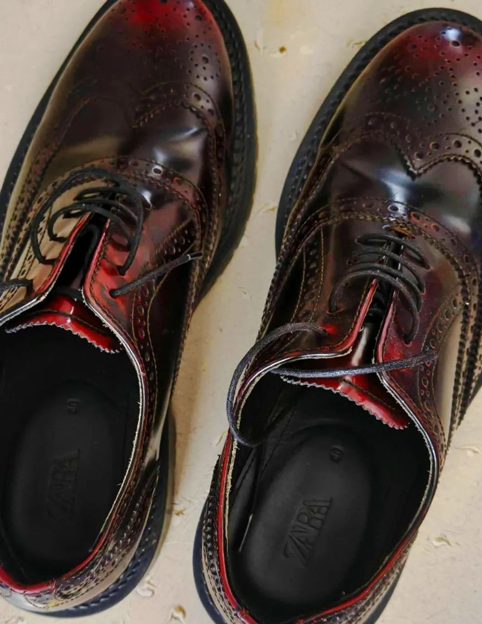 Sapato de couro com brogue bordô | ZARA - Foto 3