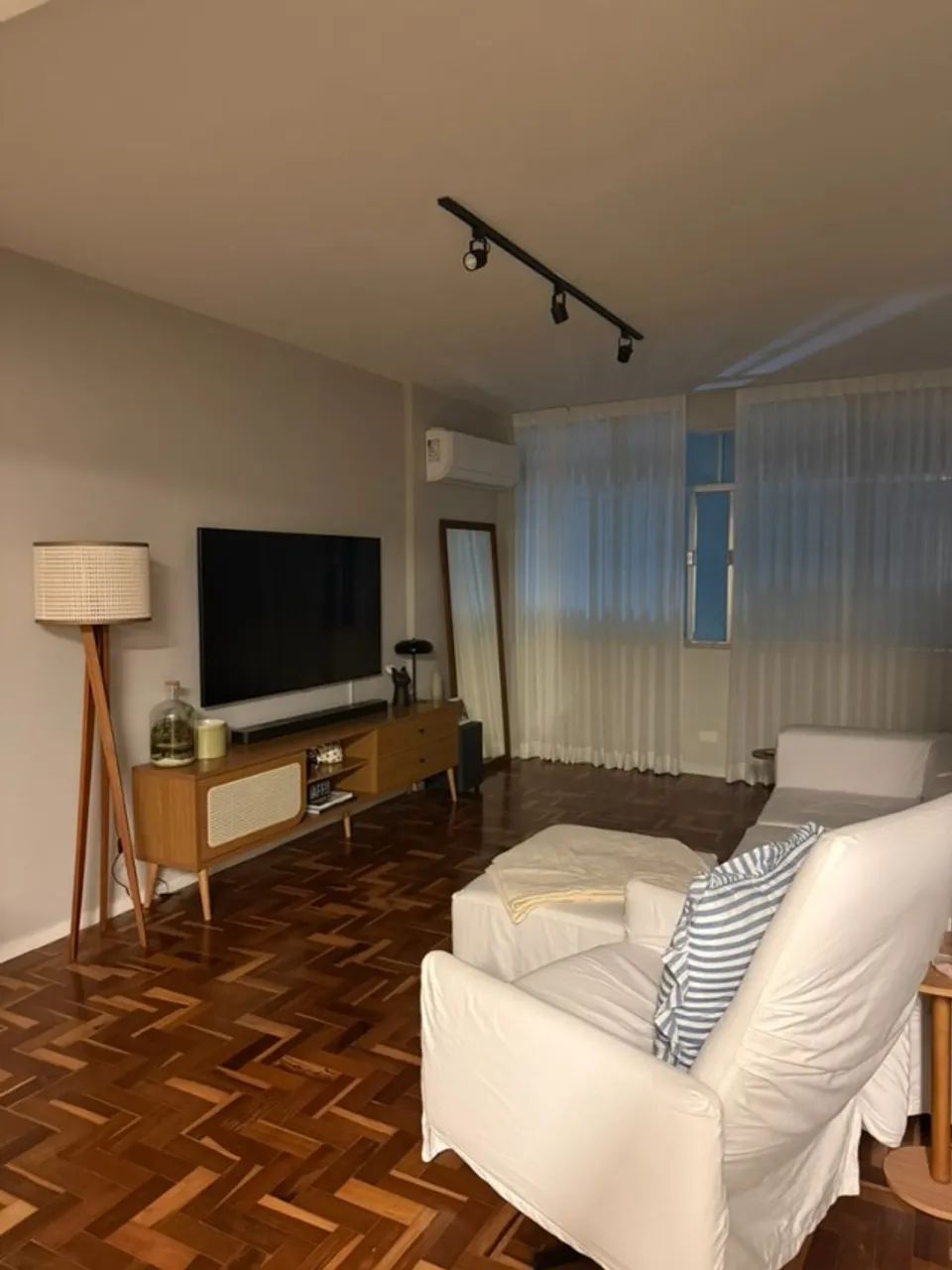 Poltrona reclinável cinza com capa branca - Foto 5