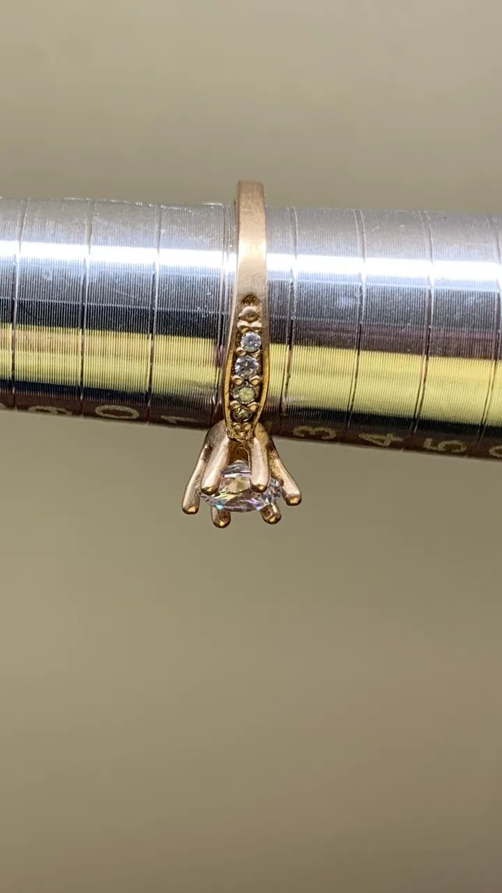 Pequeno e delicado anel dourado.  - Foto 2