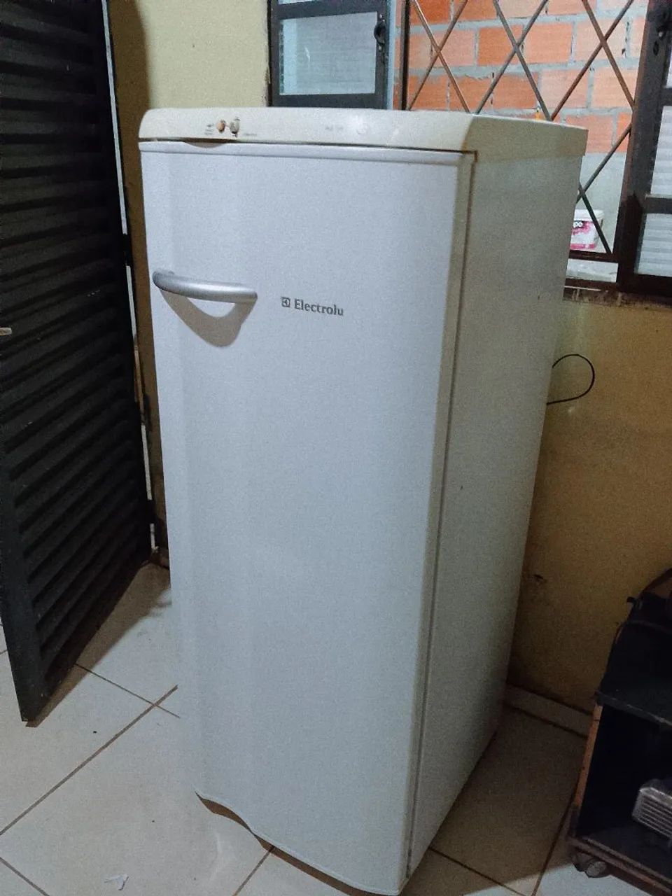 Vendo geladeira funcionando perfeitamente  - Foto 2