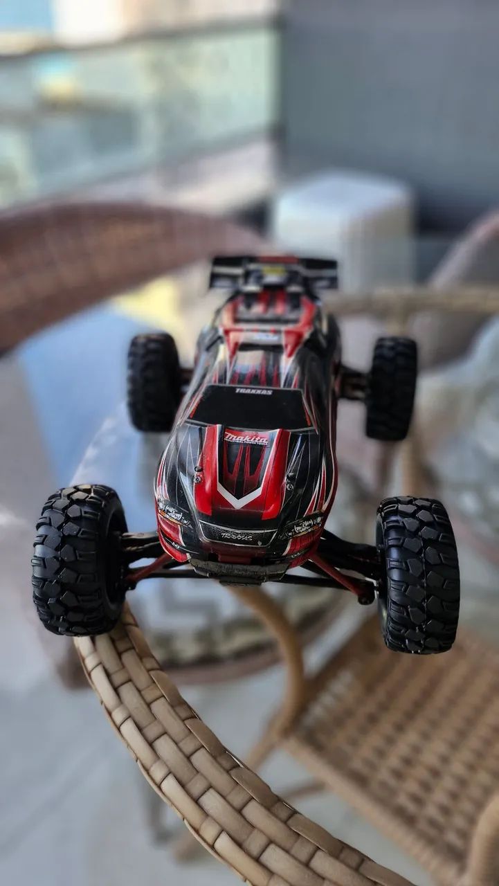 Traxxas E-Revo 1/16 (revinho)