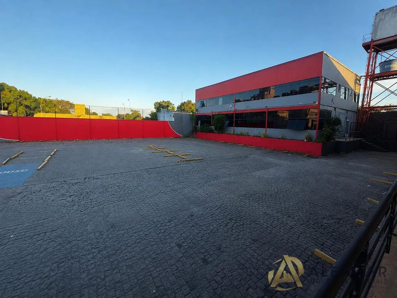IMÓVEL COMERCIAL COM 740M² PARA LOCAÇÃO NA AV. CARLOS LINDENBERG  VILA VELHA/ES