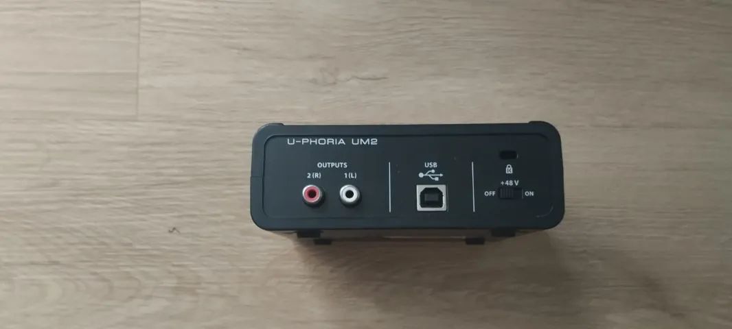 Interface de Audio Behringer UM2 USB - Foto 2