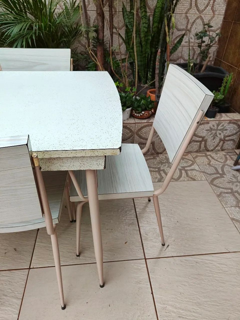 Conjunto de mesa com 4 cadeiras - Foto 3