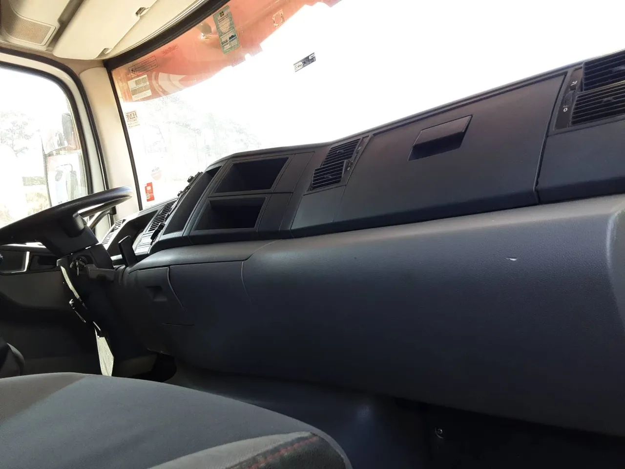 Volkswagen 33.460 33.460 Constellation 6x4 2p (diesel)(E5) 2021/2022 Vamos Seminovos Pinhe - Foto 8