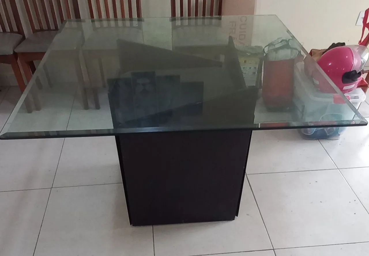 Mesa de vidro 8 lugares 