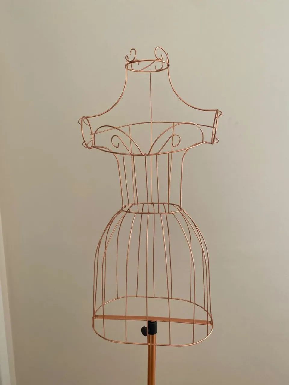 Manequim aramado regulável 