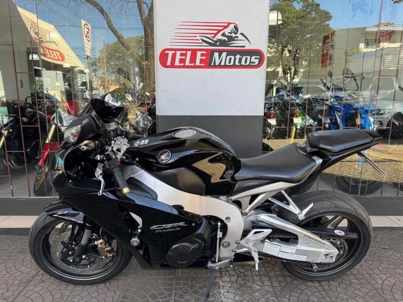 HONDA CBR 1000RR 2011 - Foto 2