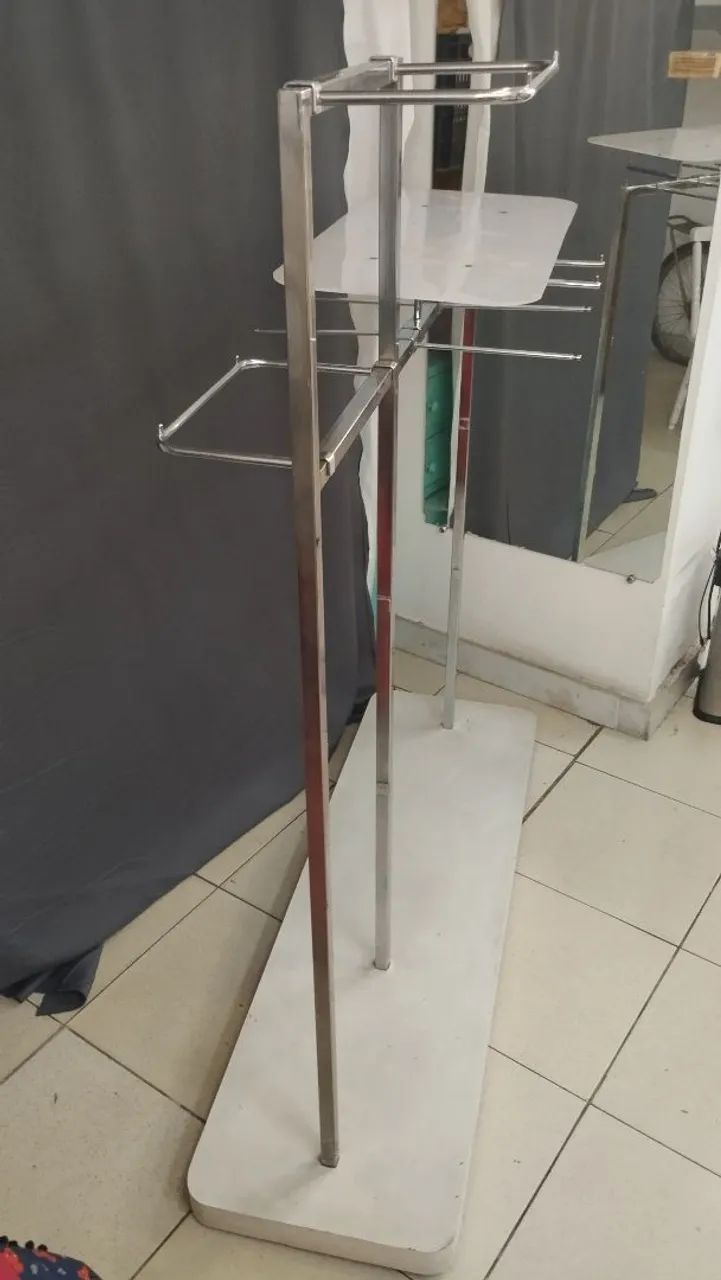 Arara expositor 