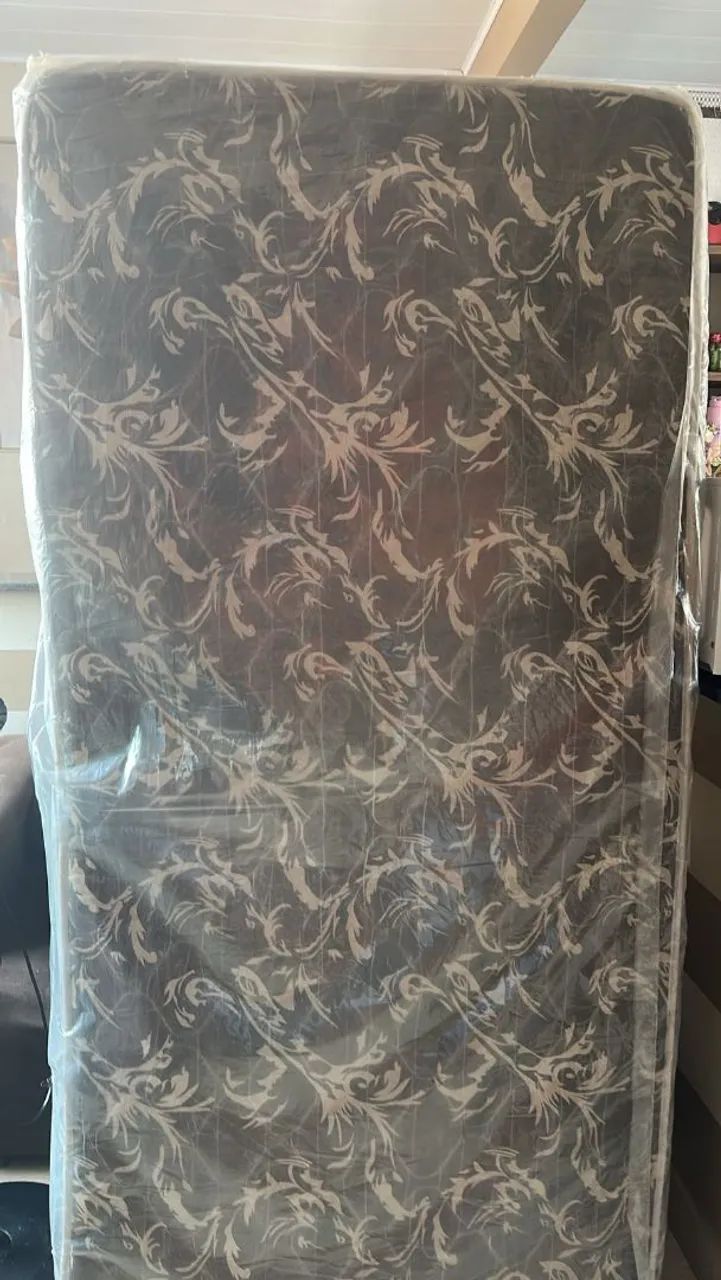 Vendo está cama de solteiro 