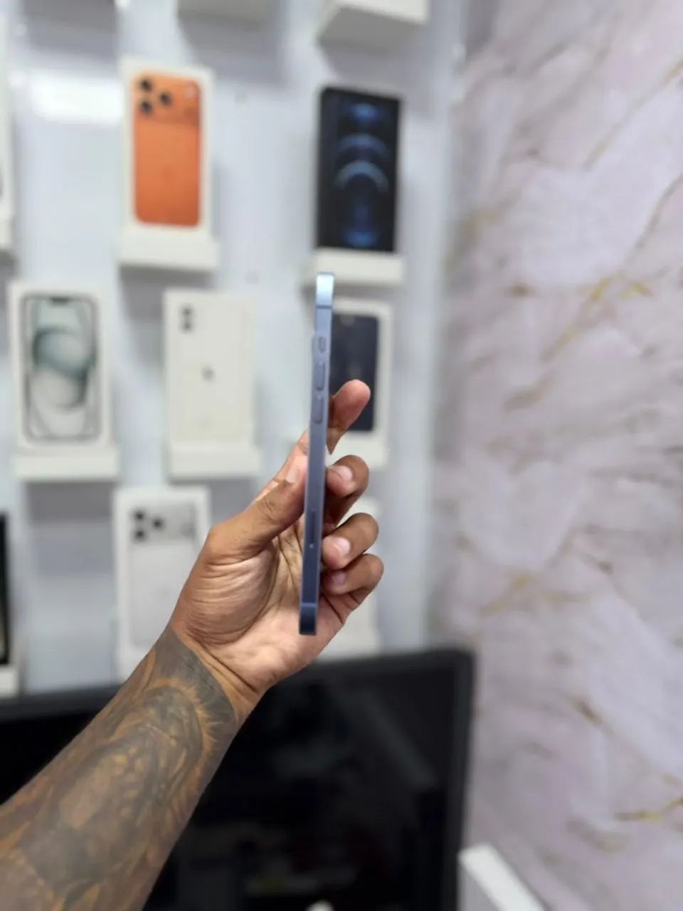IPHONE 14 PLUS 128GB <br>R$ 2.699,00 - Foto 3