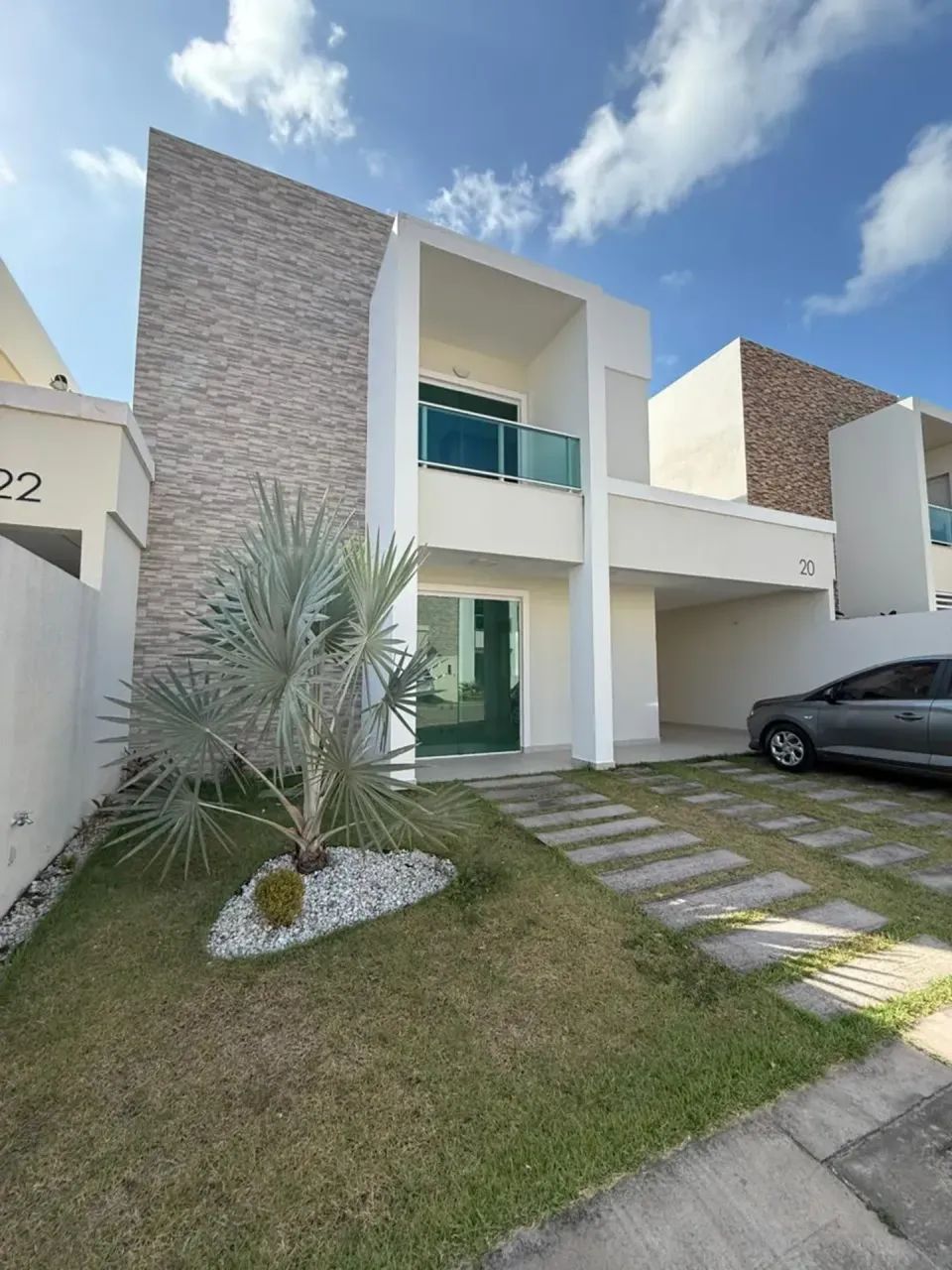 EXCELENTE CASA DE CONDOMÍNIO NO ARAÇAGI