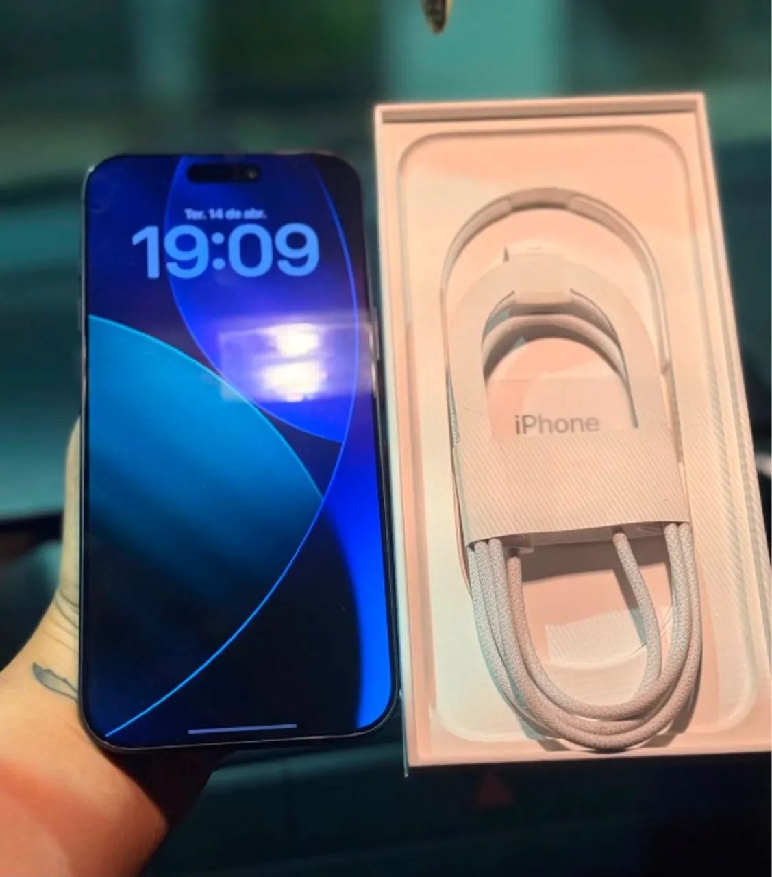 iPHONE 