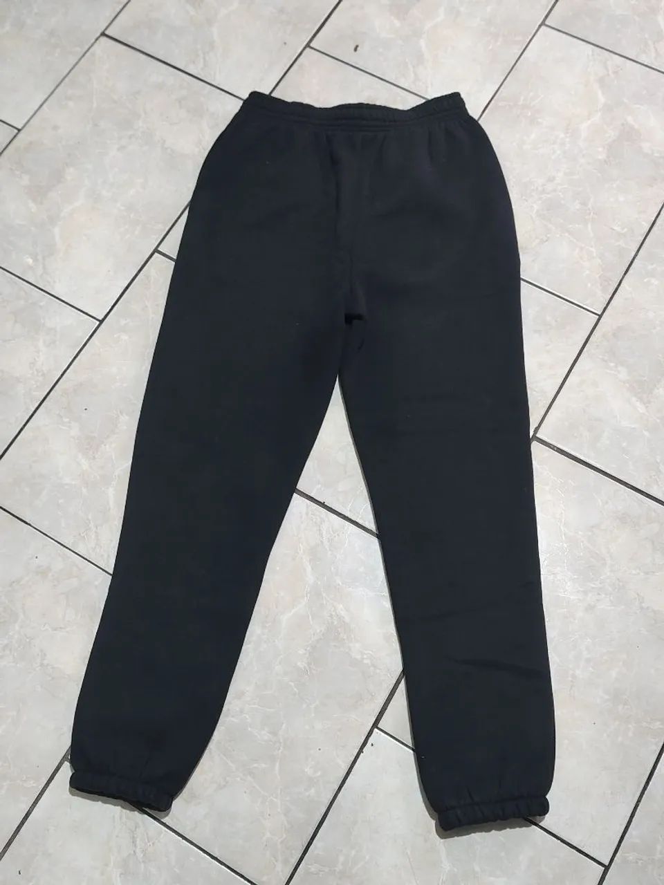 Calça moletom preta Nike P - Foto 3
