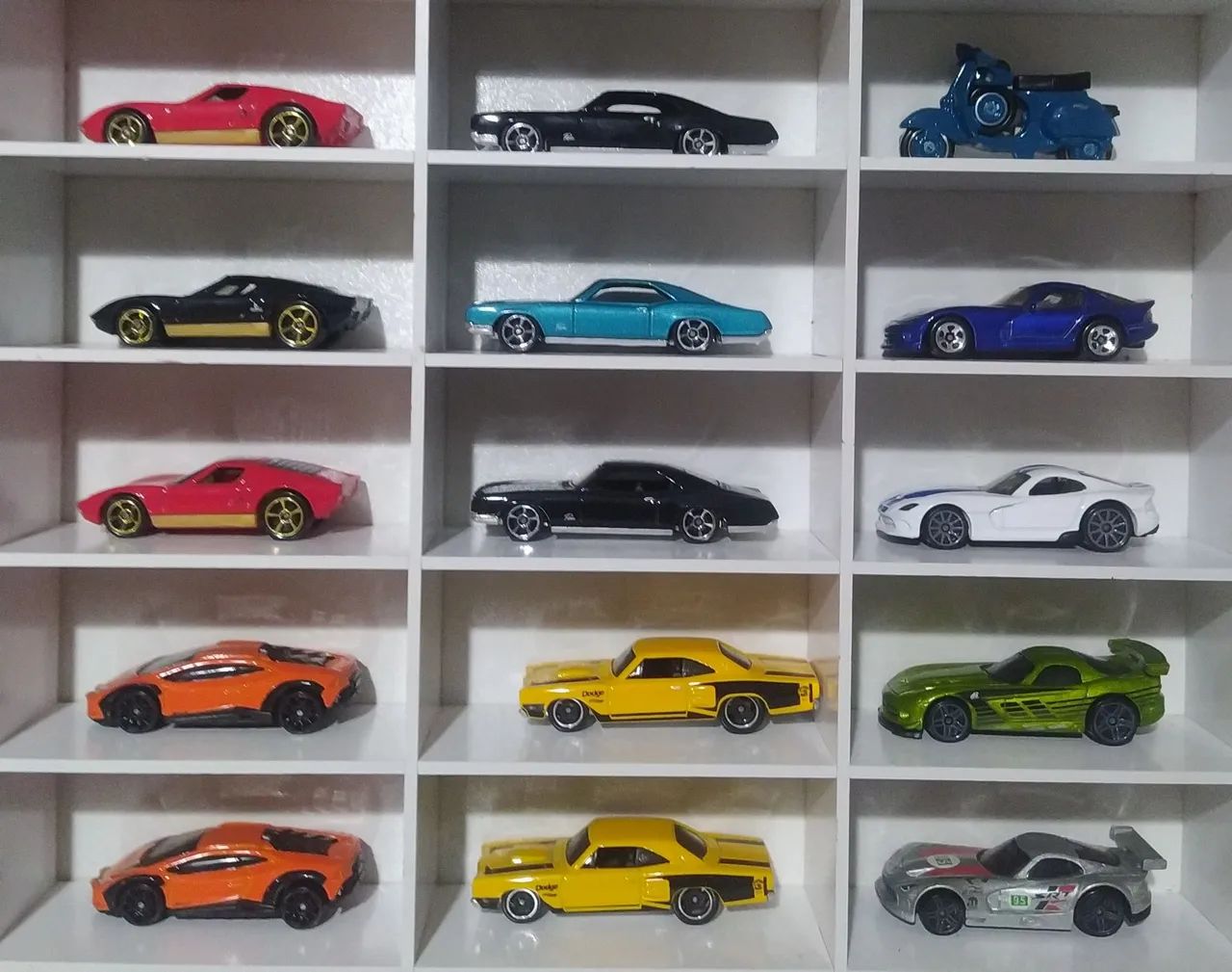 Coleção de Hot Wheels e Machtbox R$30,00 cada - Hobbies e coleções