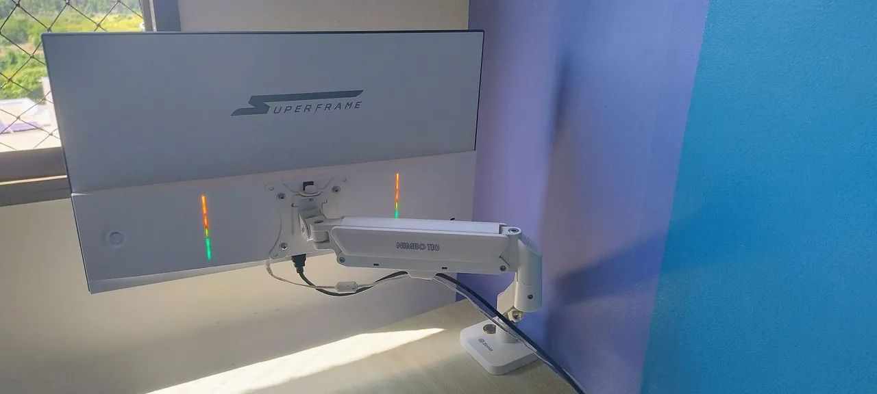 Monitor Branco Superframe 24 polegadas 260hz com braço articulado incluído  - Foto 2