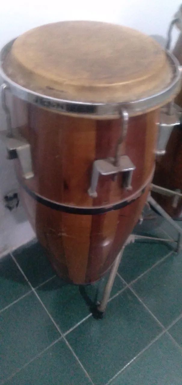 Vendo Tumbadora Jennifer. Em madeira de Lei  - Foto 2