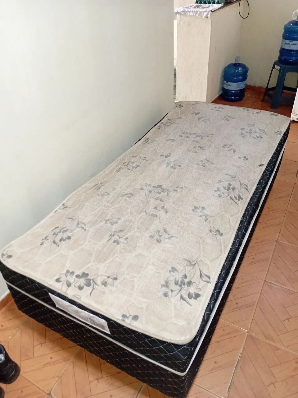 Cama box de solteiro