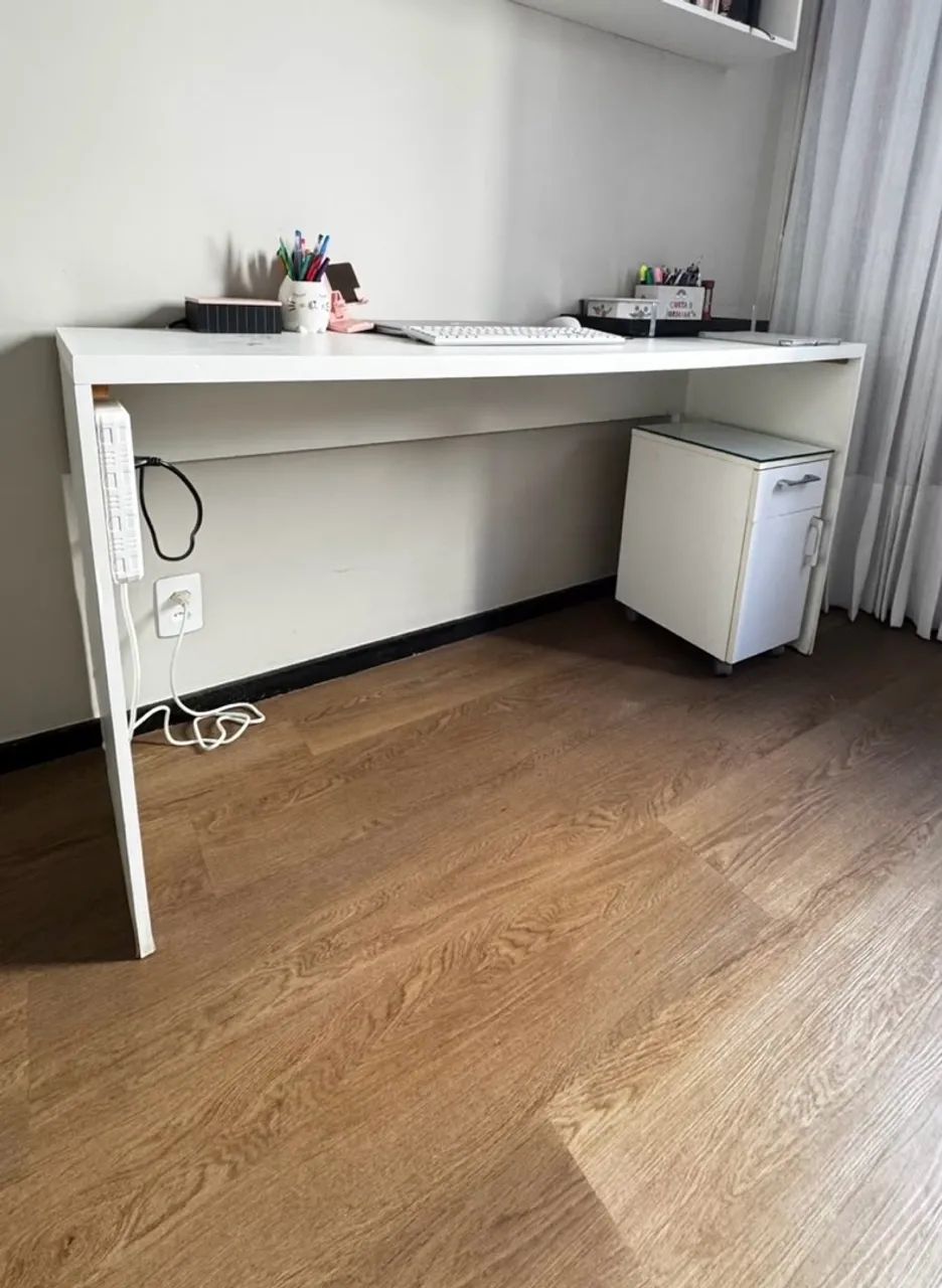 mesa é criado mudo 
