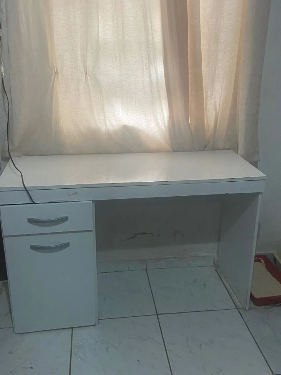 ESCRIVANINHA/ MESA PARA COMPUTADOR / MULTIUSO BRANCA