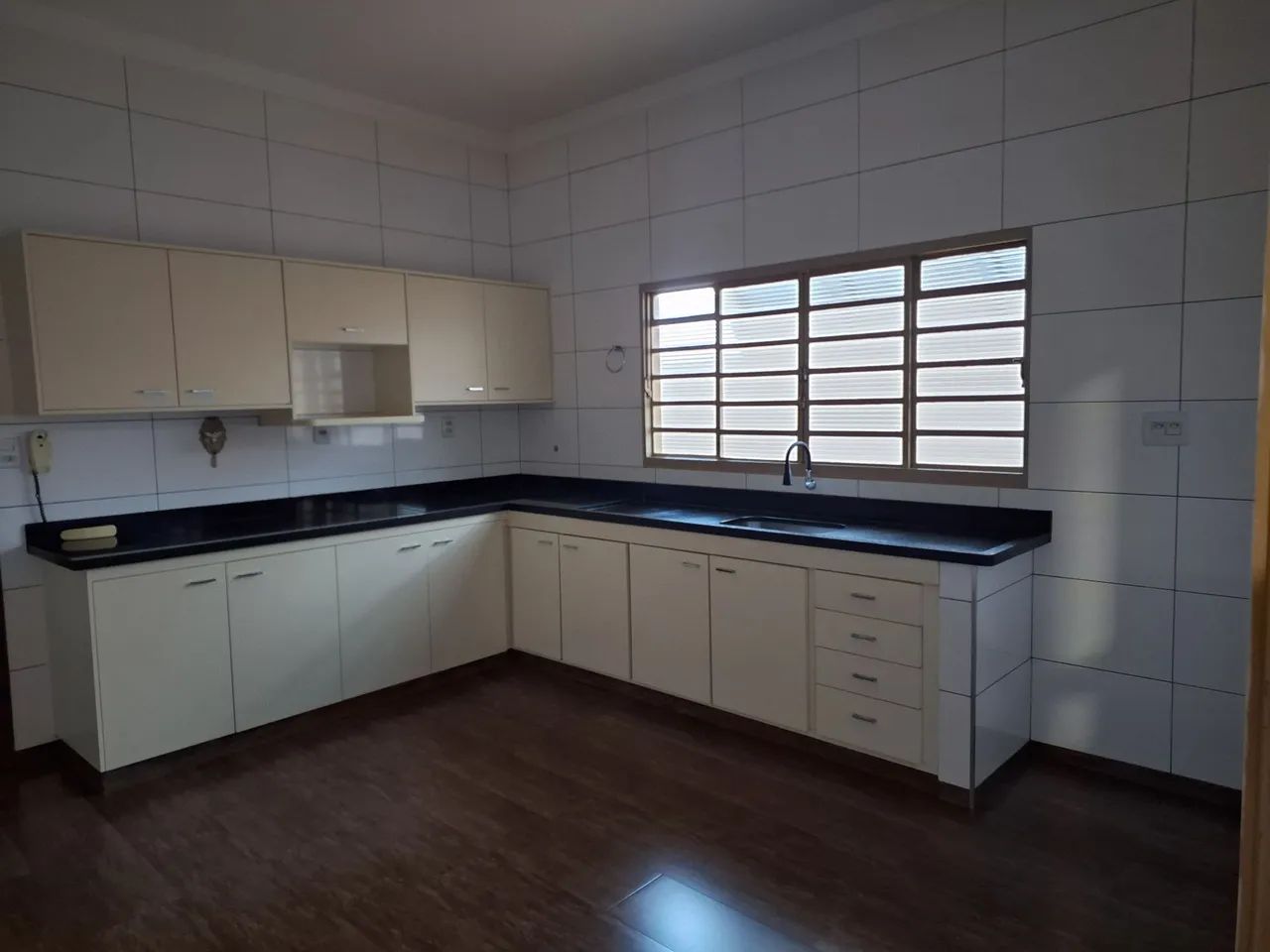 ? OPORTUNIDADE IMPERDÍVEL CASA AMPLA E COMPLETA - Foto 4