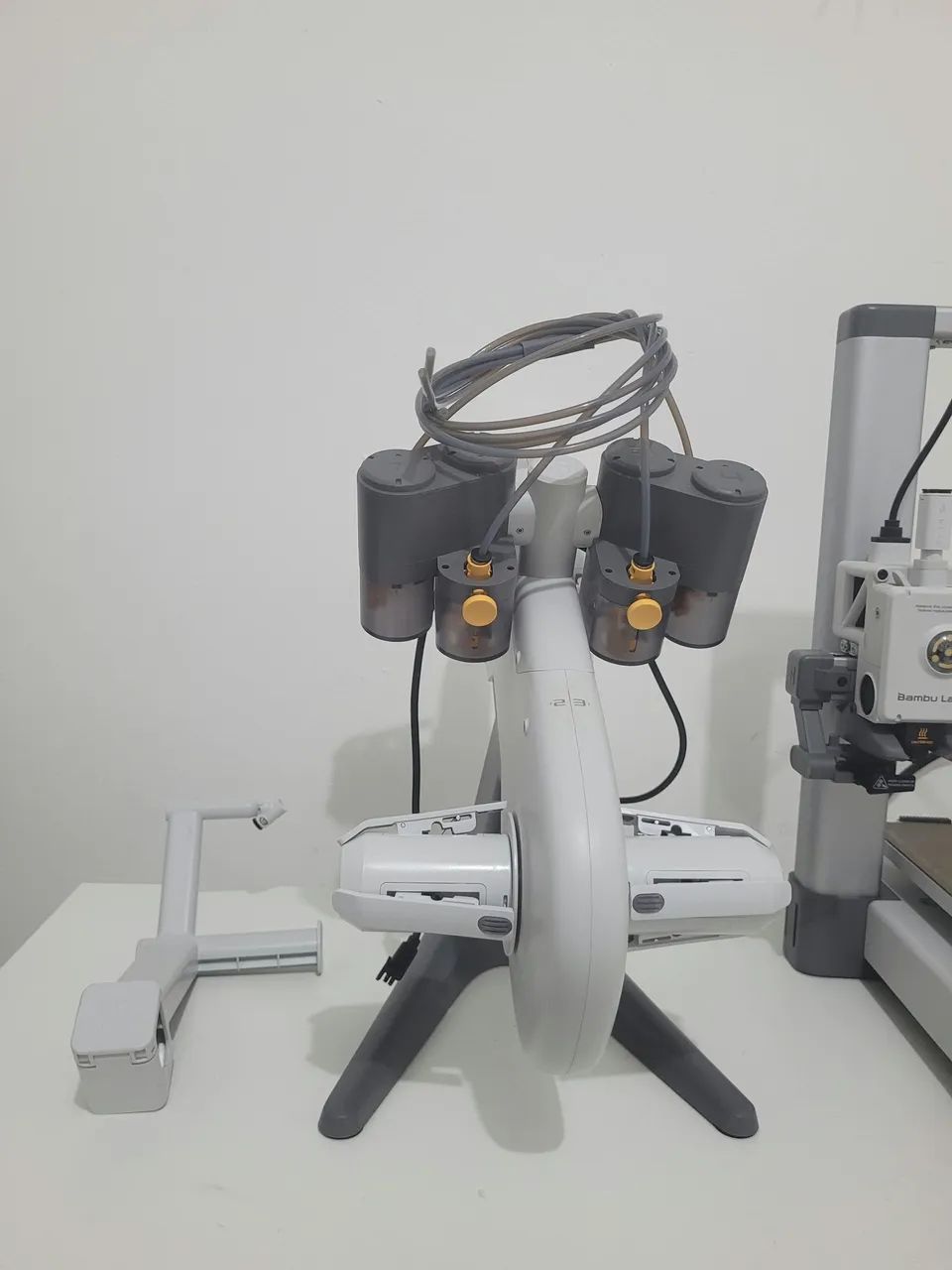 Máquina 3D Bambu A1 Combo AMS Lite com alguns filamentos  - Foto 4