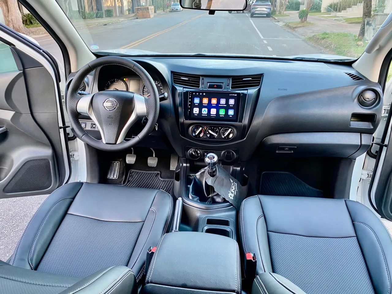 Nissan Frontier S CD 4X4 2.3 TB Diesel Mec. 2022 - Foto 13