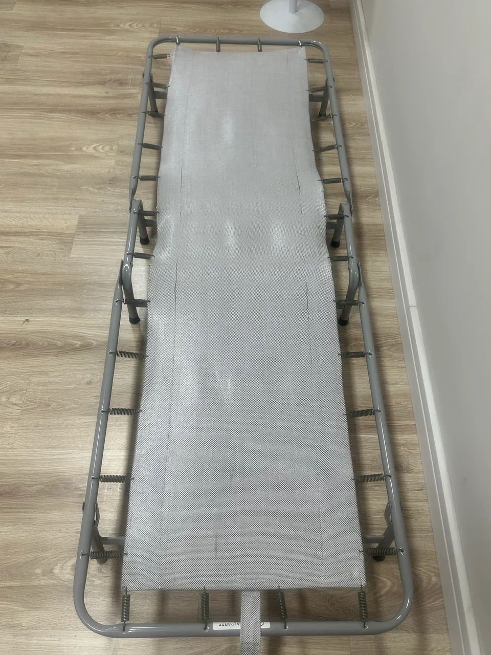 Cama de solteiro dobrável
