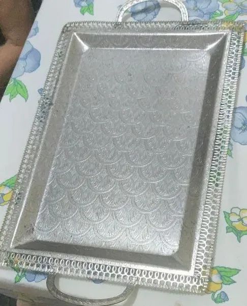 Bandeja Retangular Antiga (30x42) - Usada / R$:30.00