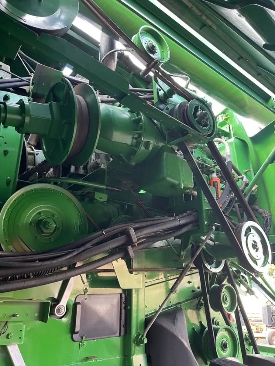 Colheitadeira John Deere 9750 STS ANO 2004  - Foto 4