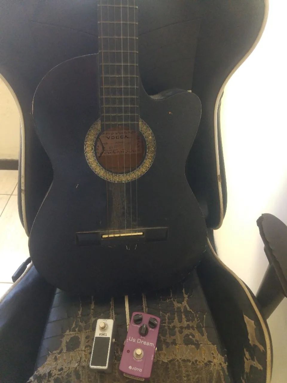 Violão elétrico com pedais
