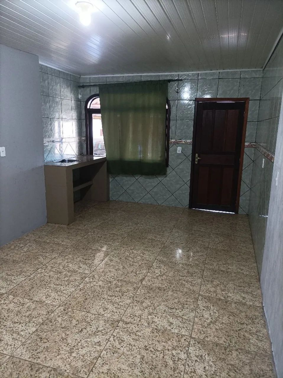 Aluga-se Kitnet Comasa