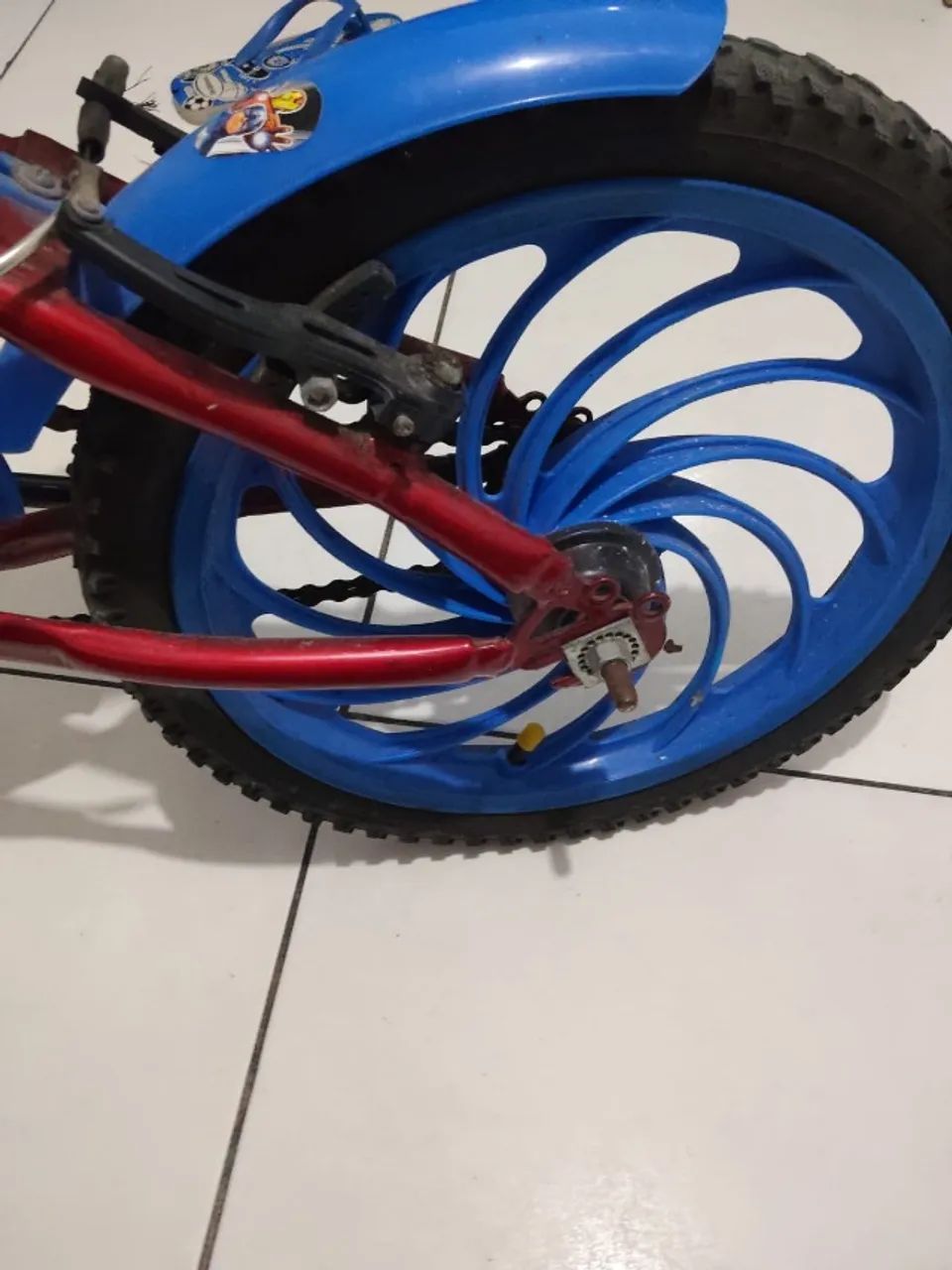 Bicicleta aro 16 Vingadores - Foto 4