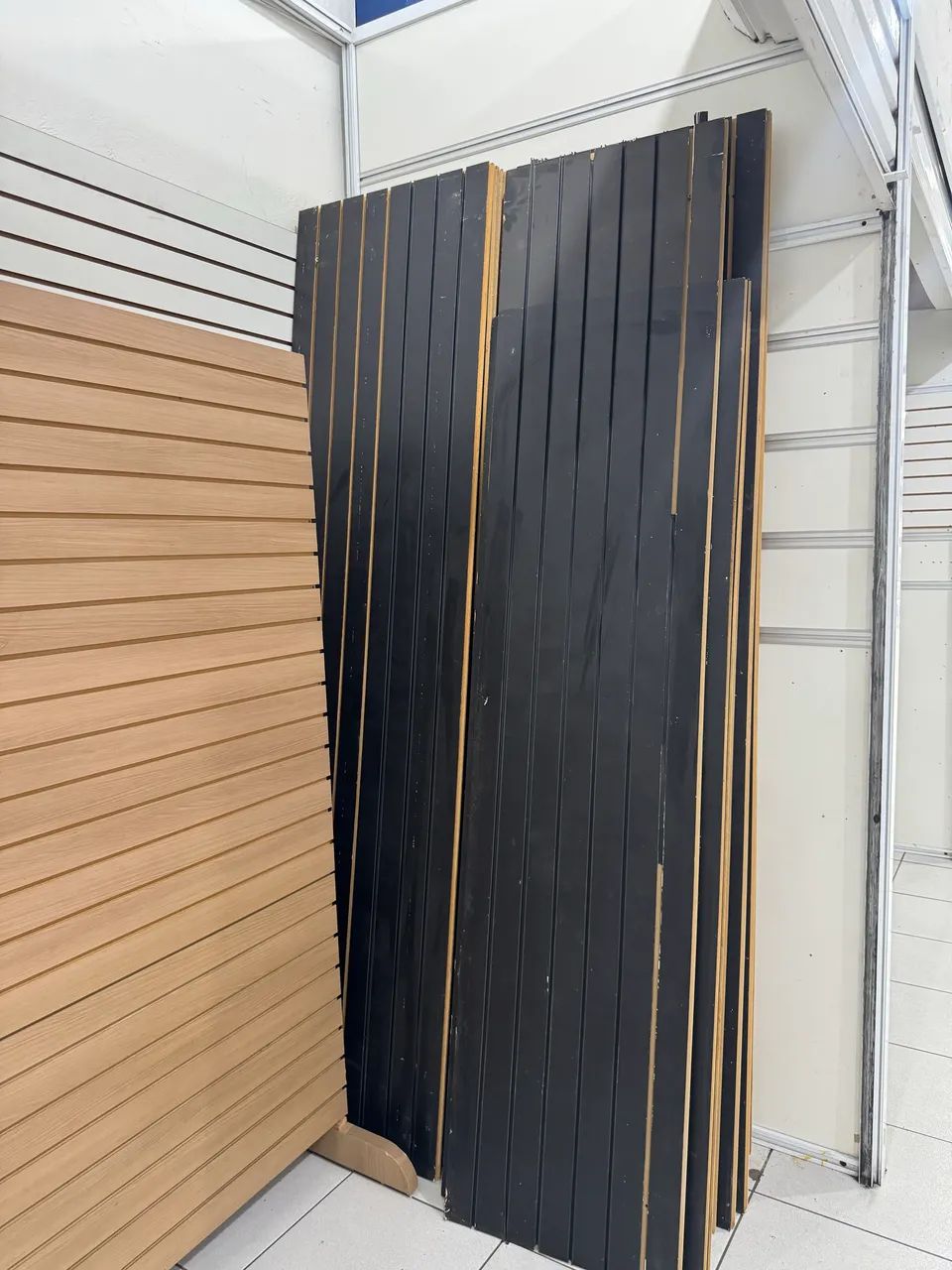 Painel Canelado Preto parede  - Foto 3