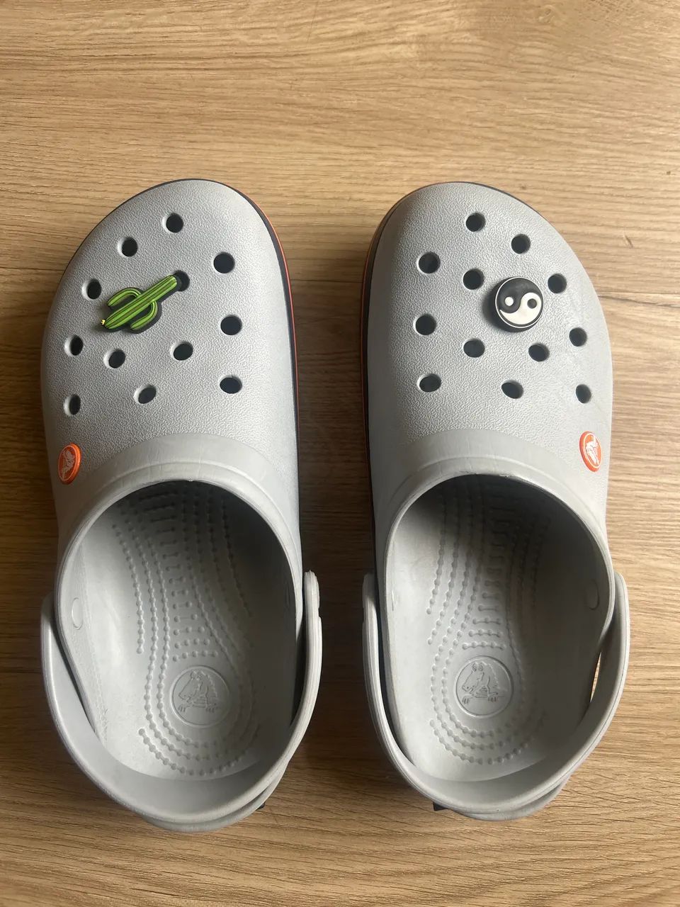 Crocs original T39 cinza claro