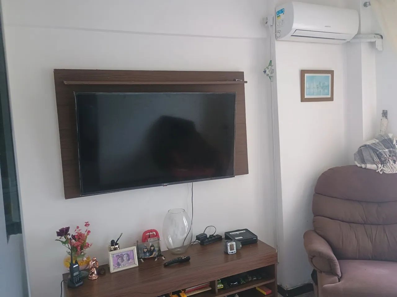 TV LG ,5 <Polegadas. Só retirada de peças+ controle remoto funcionando perfeitamente 
