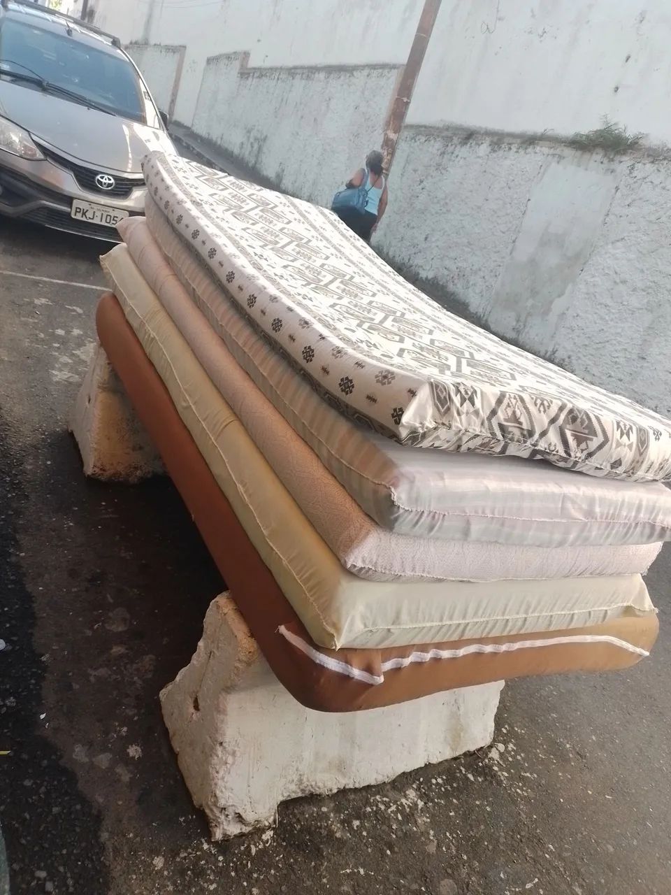 Colchão de solteiro, 85$ e casal 120$cada pra vender  logo
