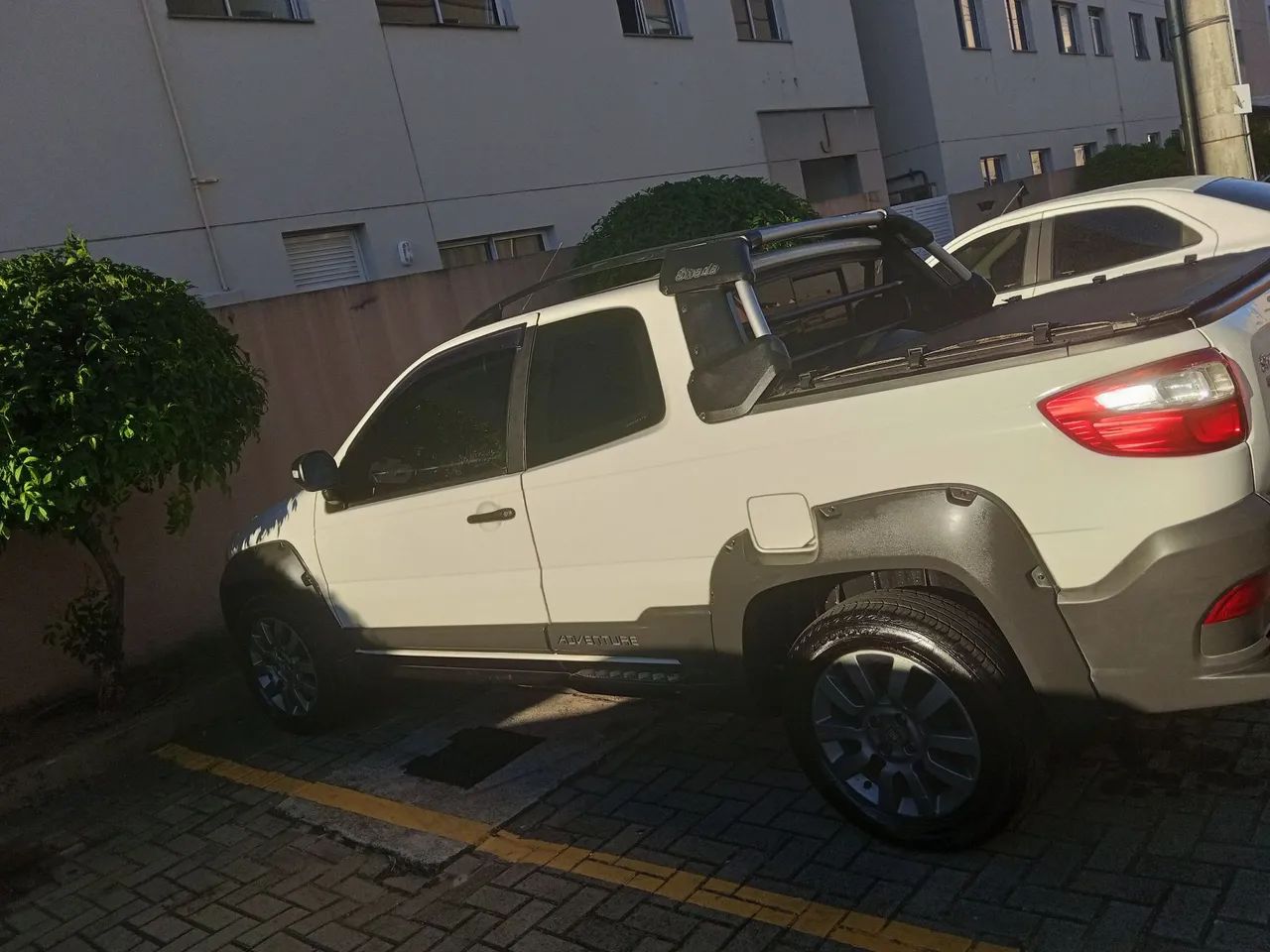 Fiat Strada Adventure1.8/ 1.8 Locker Flex CD 2016 - Foto 5